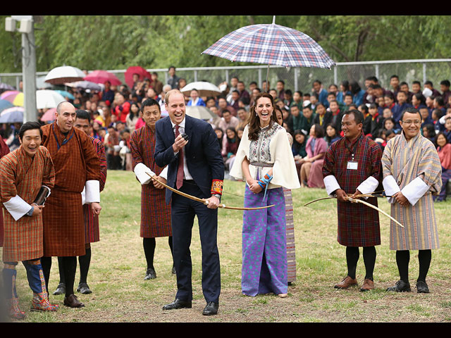 Гости с родины Робин Гуда: принц Уильям и принцесса Кейт в Бутане