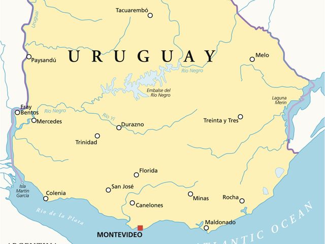 Четыре человека погибли в результате торнадо в Уругвае
