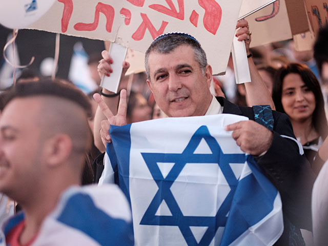 Тысячи израильтян приняли участие в митинге в поддержку Эльора Азарии  