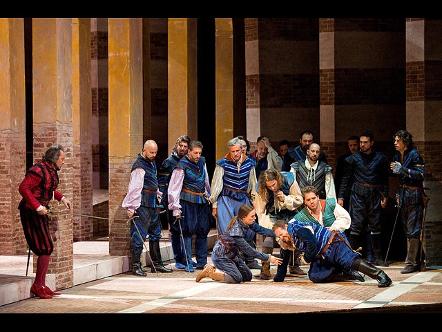 В Тель-Авивском Центре сценических искусств "Бейт а-Опера" завершаются спектакли Израильской оперы "Ромео и Джульетта" Шарля Гуно