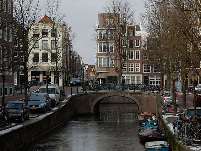 Археологи обнаружили в центре Амстердама еврейские трущобы XVII века  