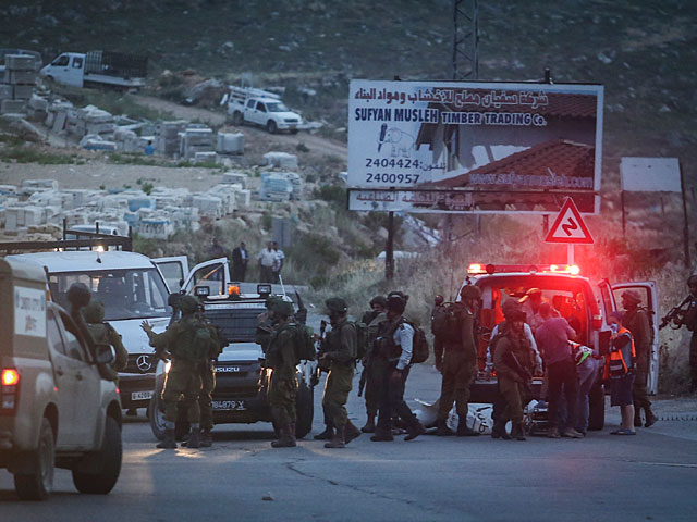 "Автомобильный теракт" возле поселка Долев: ранены трое израильтян  
