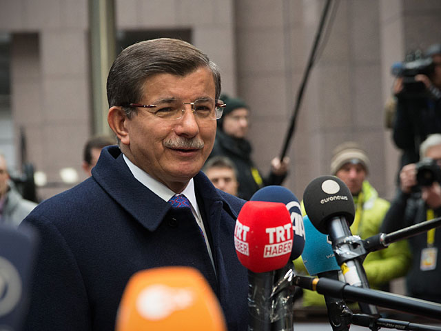 Премьер-министр Турции подал в отставку  
