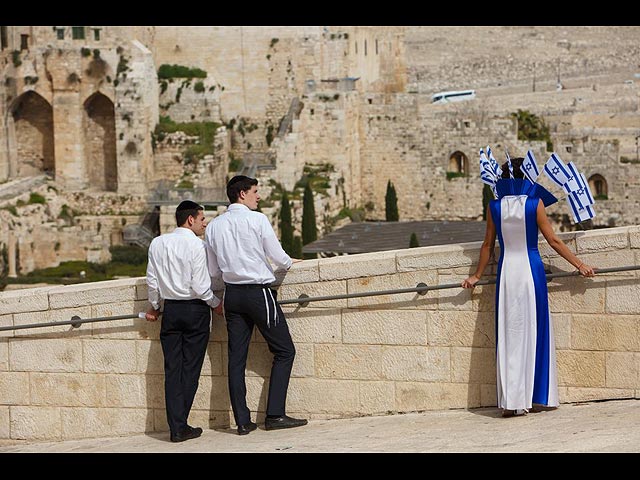 "Наша статуя Свободы": съемки платья от Сабины Горелик в Израиле