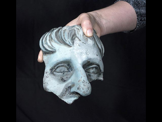 Фрагмент головы статуи