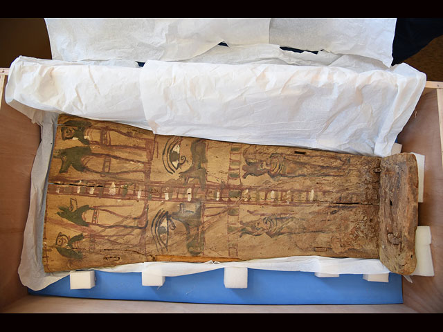 Израиль передал Египту крышки от двух древних саркофагов  