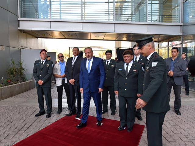 Церемония вступления Авигдора Либермана в должность министра обороны. 31  мая 2016 года