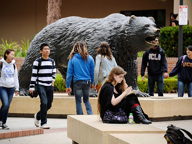 Кампус Университета Калифорнии в Лос-Анджелесе