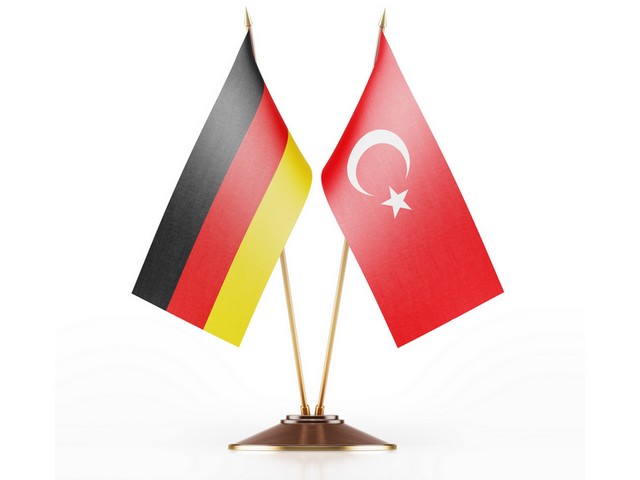 МИД Турции назвал "позором" признание геноцида армян Германией 