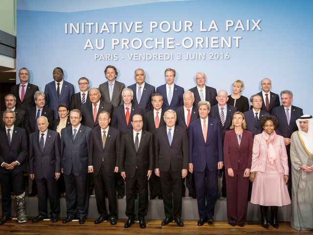 Участники мирной конференции в Париже. 03.06.2016