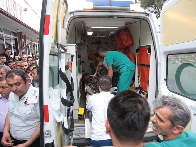 В Турции упал в канал автобус с детьми,14 погибших
