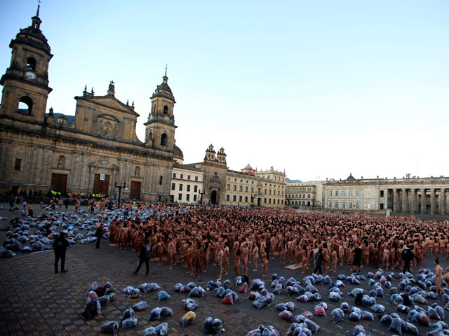 Массовая голая фотосессия в Боготе. 5 июня 2016 года