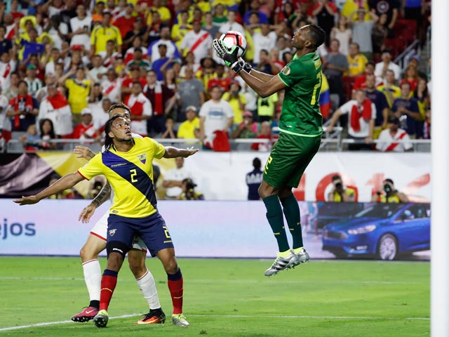 Ведя в счете 2:0, перуанцы не сумели обыграть сборную Эквадора