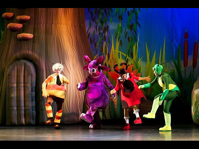 С 15 по 24 октября в Израиле театрализованное представление для детей по мотивам любимого мультсериала "Приключения Лунтика и его друзей"