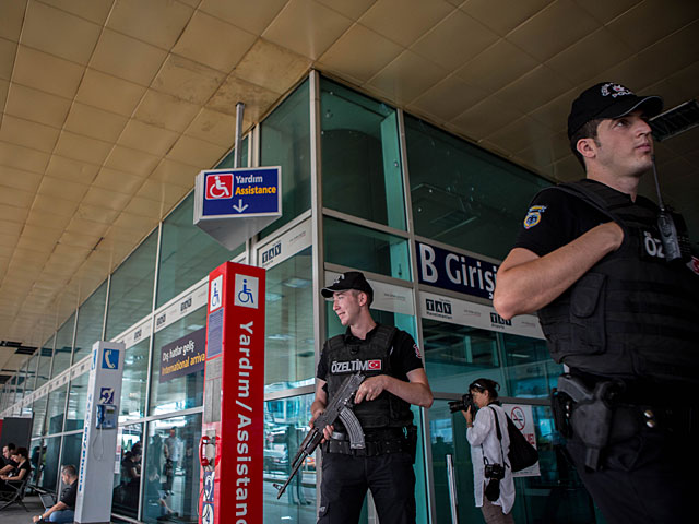 В аэропорту имени Ататюрка после теракта   