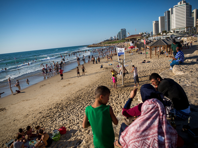 Ид аль-Фитр на пляжах Тель-Авива. 7 июля 2016 года