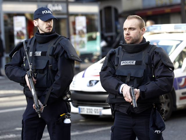 После теракта в Ницце во Франции на три месяца введено чрезвычайное положение
