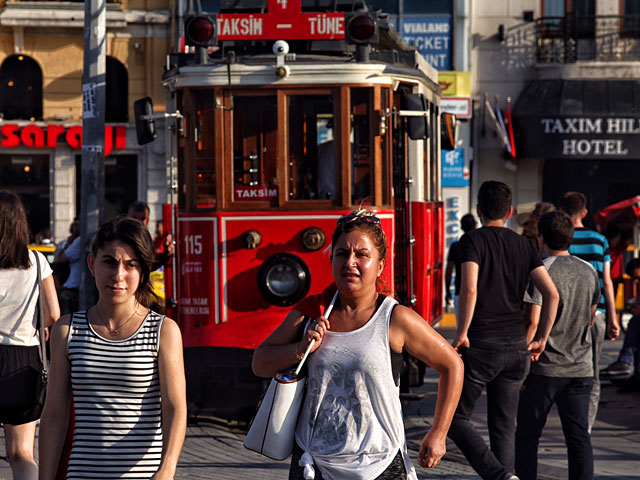 После путча в Турции отменен ежегодный отпуск 3 миллионов госслужащих    