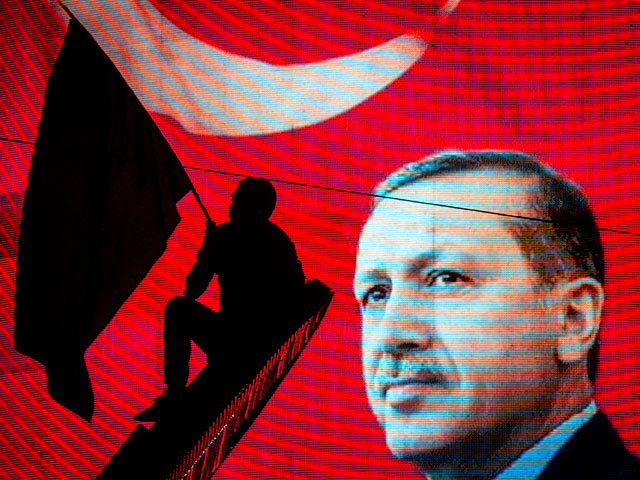 Десятки турецких СМИ были закрыты после попытки военного переворота  