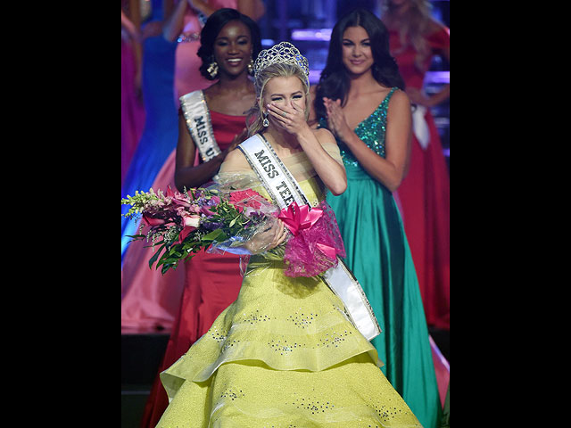 Карли Хей на конкурсе Miss Teen USA