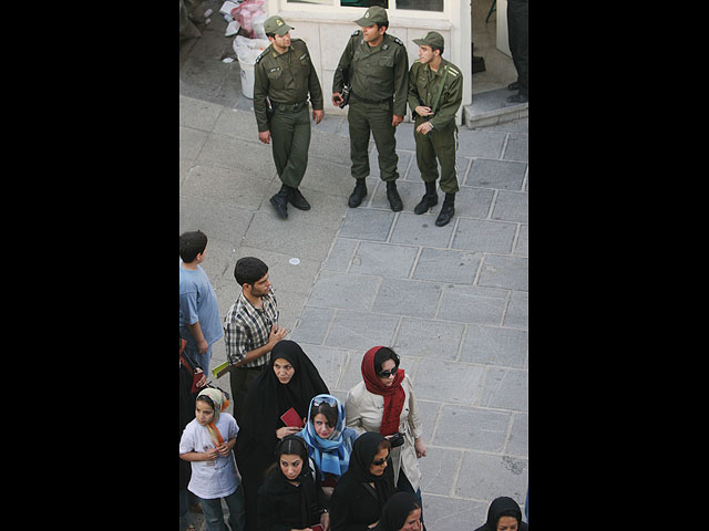 Попытка самоубийства около здания мэрии Тегерана: просителю было отказано в пособии    