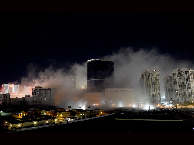 В Лас-Вегасе взорваны отель и башня, простоявшие 60 лет