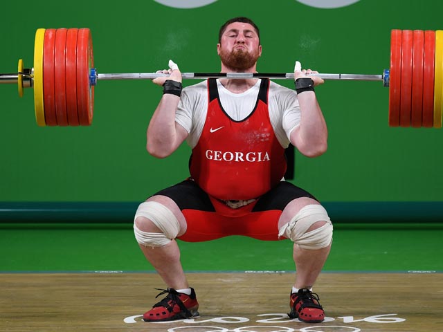 Тяжелая атлетика: грузины завоевали золото и бронзу, и установили мировой рекорд. Израильтянин на 17-м месте
