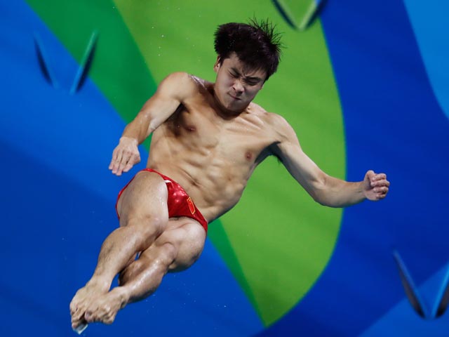 Прыжки в воду: олимпийским чемпионом стал китаец