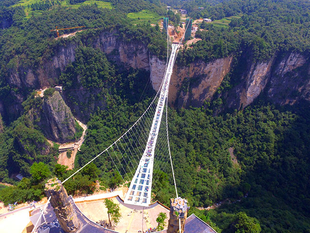 Израильский архитектор возвел в Китае самый длинный стеклянный мост  