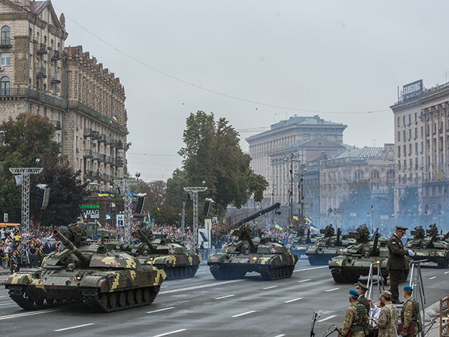 Военный парад в Киеве