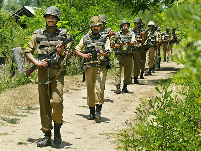 Индийские пограничники в Кашмире