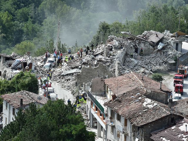 В Италии прощаются с жертвами землетрясения