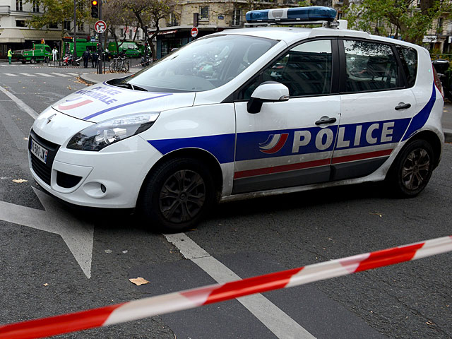 В Тулузе уроженец Алжира перерезал горло сотруднице полиции    