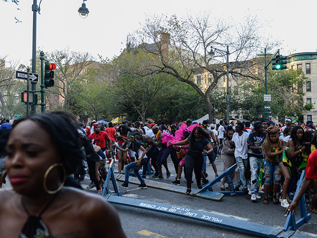 День труда: карибский карнавал в осеннем Бруклине