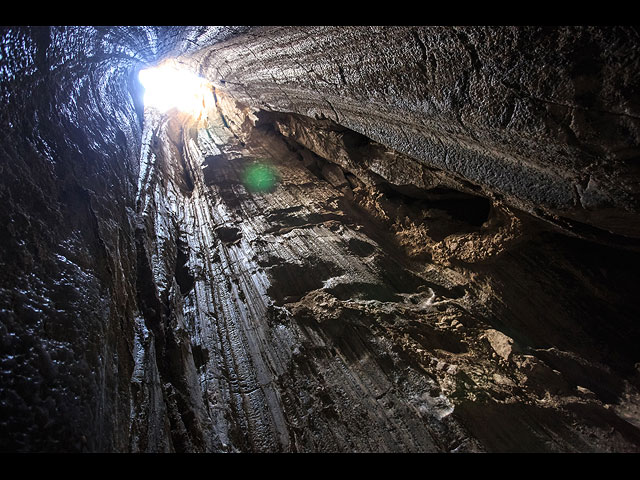 Фотосъемки в пещере "Эшет Лот" незадолго до обрушения