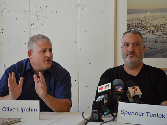 Клайв Липчин и Спенсер Туник на пресс-конференции в Тель-Авиве. 12 сентября 2016 года