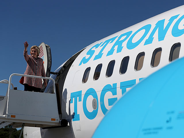 Хиллари Клинтон возобновила предвыборную кампанию    