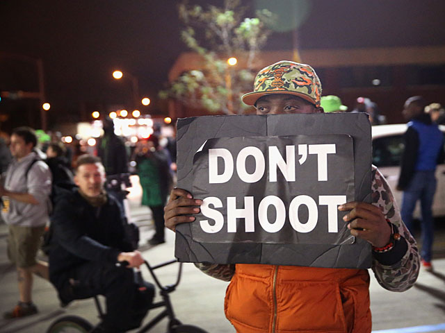 Беспорядки в Калифорнии: полицейский застрелил афроамериканца, который "был не в себе"    