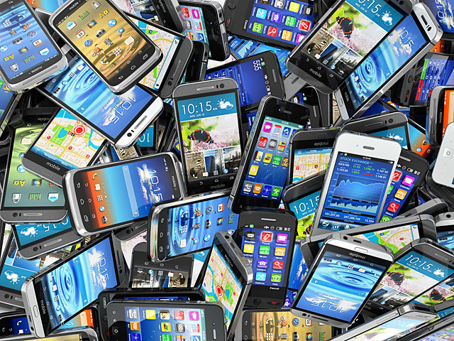Таможня будет продавать конфискованные смартфоны по цене отремонтированных    