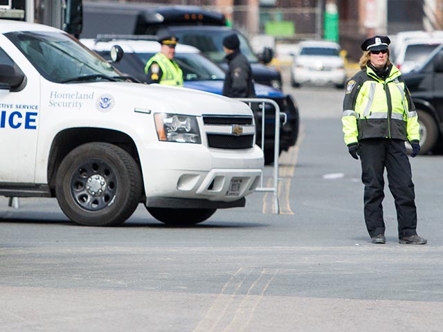 Двое полицейских были ранены в результате стрельбы в Бостоне, нападавший убит    
