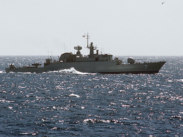 Иран направил к побережью Йемена два военных корабля    