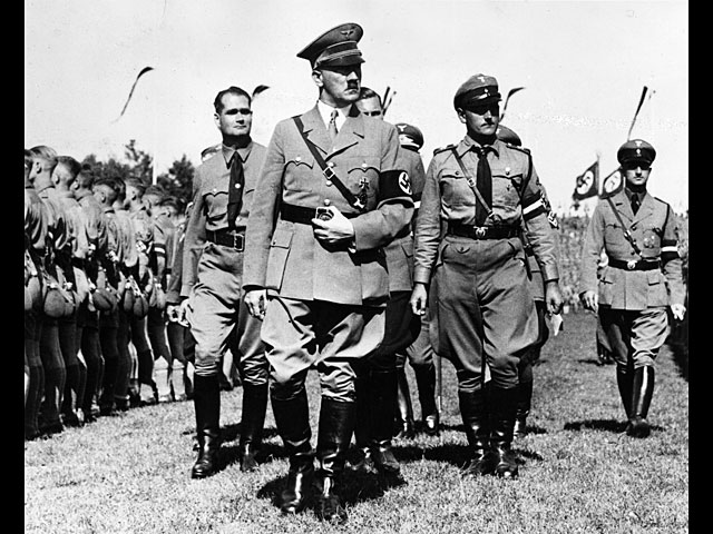 Адольф Гитлер , 1938 год