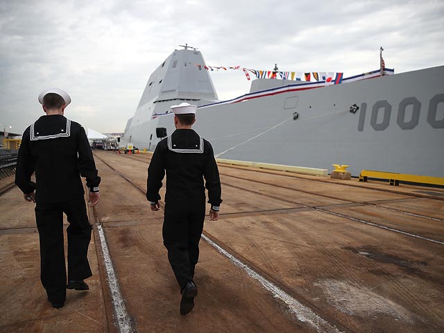 Эсминец Zumwalt. Октябрь 2016 года    