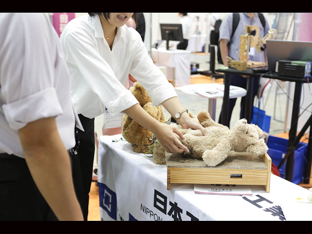 В Токио стартовала выставка роботов Japan Robot Week 2016