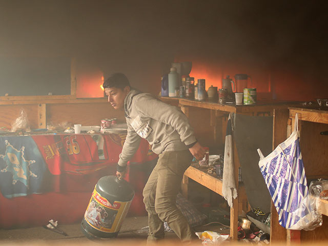 Пожары в "джунглях" Кале: переселение с выжженной земли