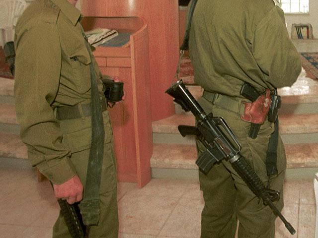 В иерусалимской синагоге ультраортодоксы напали на трех военнослужащих  