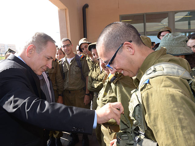 Нетаниягу и Либерман посетили "город военно-учебных баз" на юге Израиля    