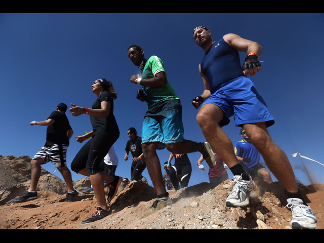 "Спартанские гонки" в пустыне: спорт на выживание в эмирате Дубай