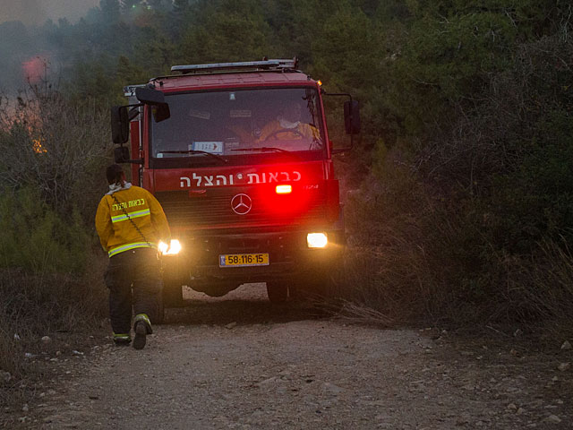 Пожар возле поселка Геваот в Гуш-Эционе    
