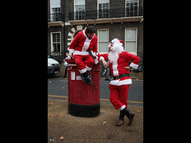 Santacon: нашествие Санта-Клаусов в Лондоне